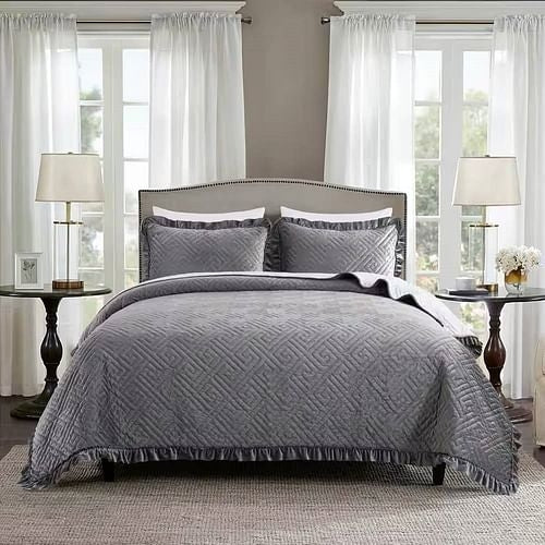 Charcoal Luxe Reversible Velvet Quilt Set – Queen 3-Piece Collection