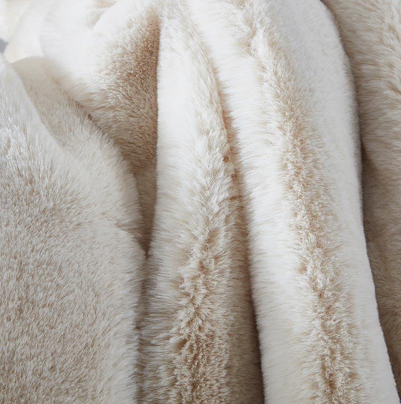 Cassilda Luxury Beige Chinchilla Faux Fur Throw Blanket – Ultra Plush Elegance