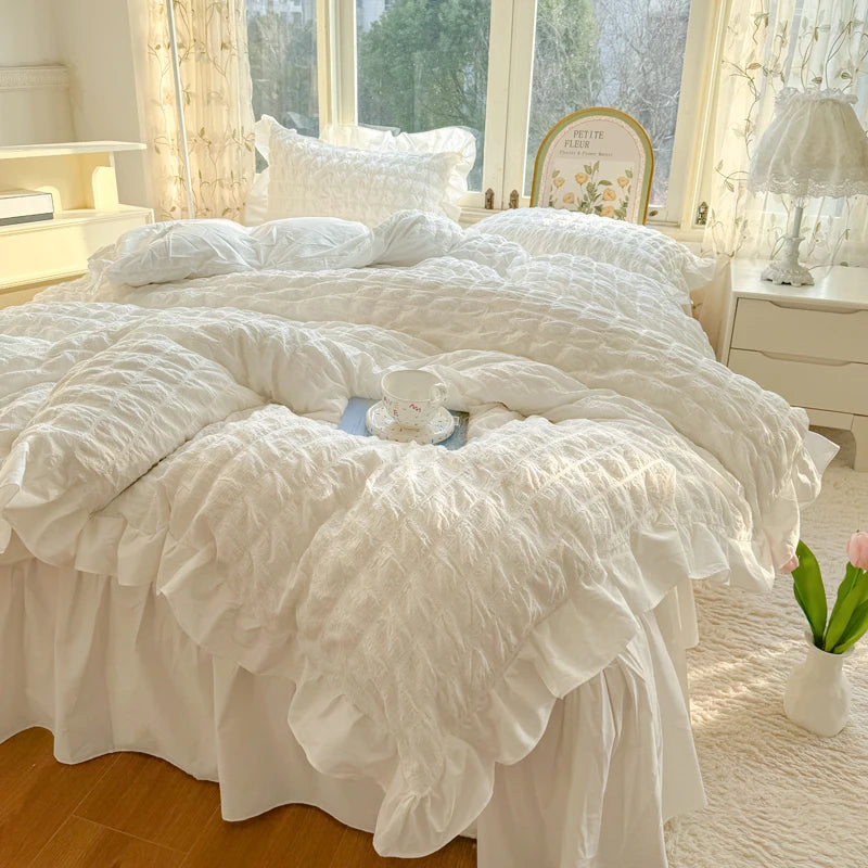 Exquisite Lace Ruffle Bedding Set – Timeless Romance & Comfort
