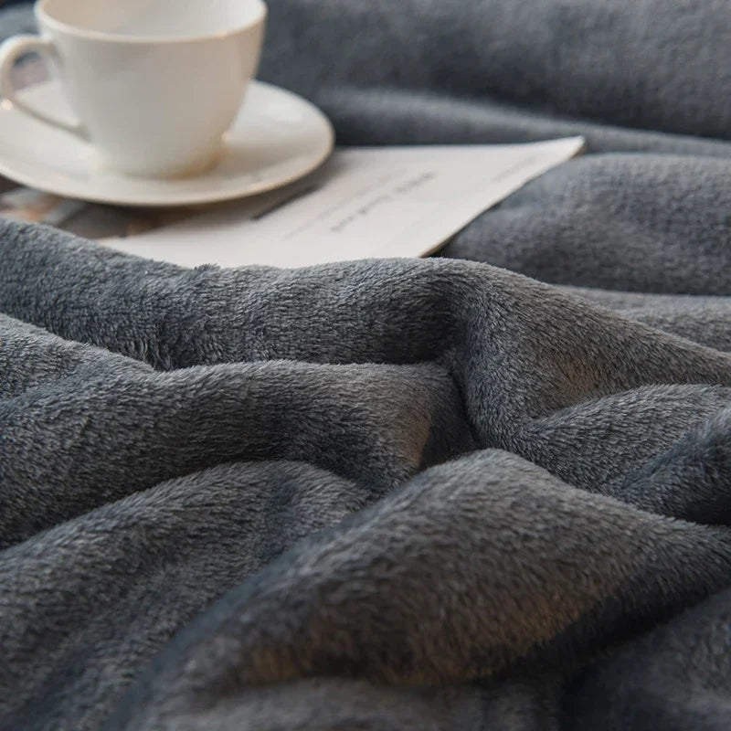 Luxury Wool Throw Blanket – Dual-Sided Winter Warmth & Comfort
