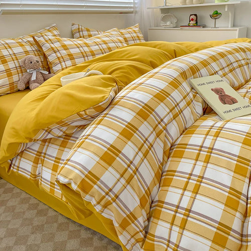 Nordic Plaid Cotton Bedding Set – Timeless Comfort with Scandinavian Charm
