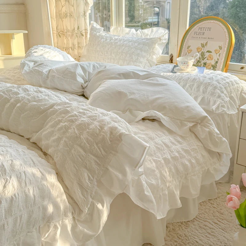 Exquisite Lace Ruffle Bedding Set – Timeless Romance & Comfort