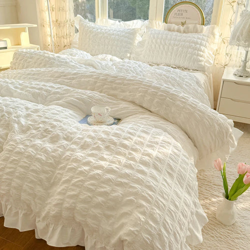 Exquisite Lace Ruffle Bedding Set – Timeless Romance & Comfort