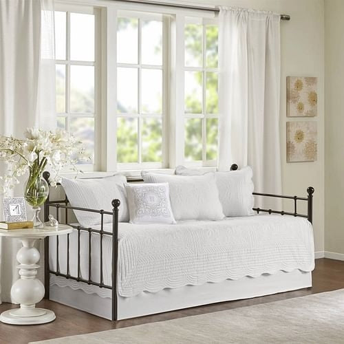 Cottage Scallop Daybed Ensemble in White 6 Piece ND